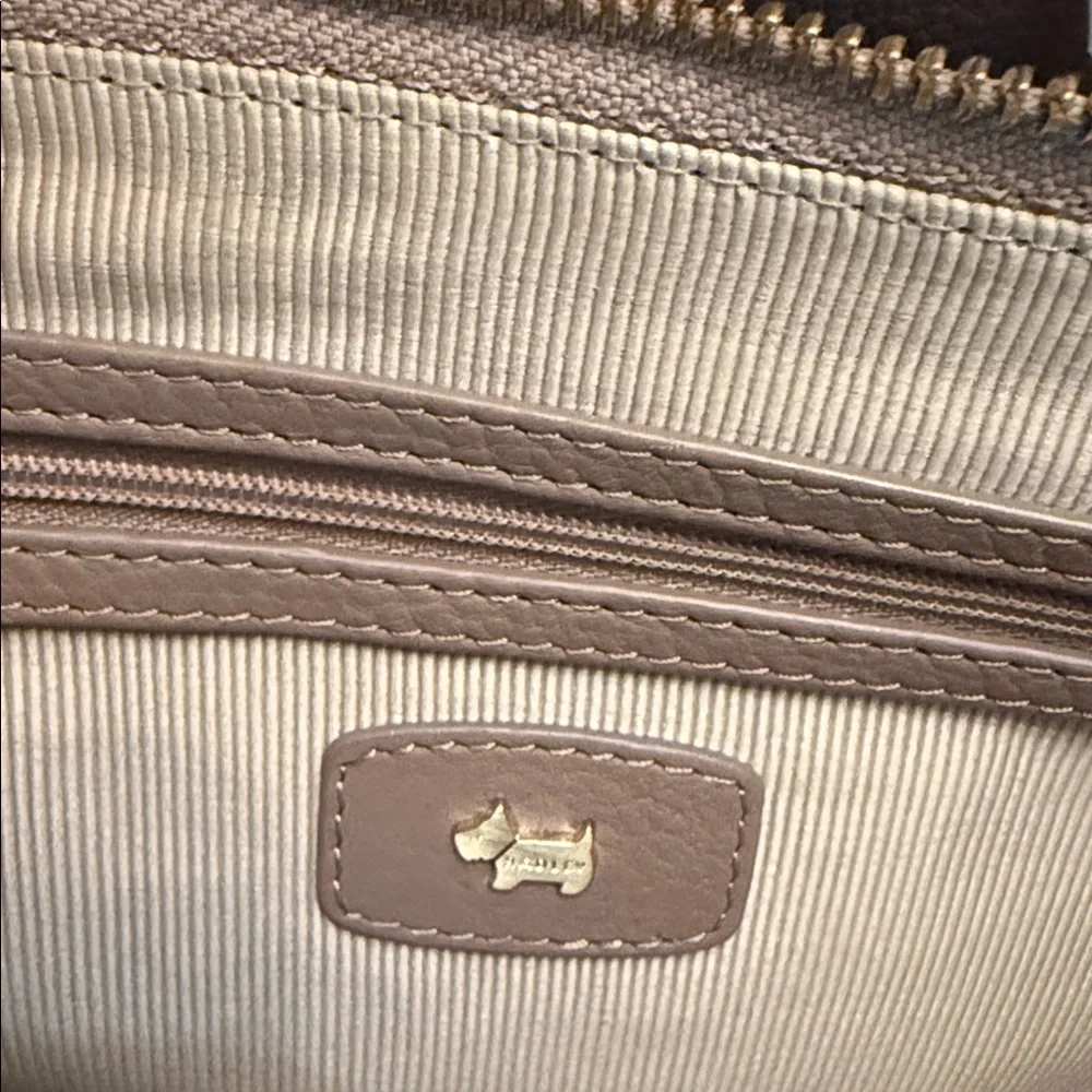 Radley London Arlington court taupe pebbled leather satchel! - Picture 7 of 9
